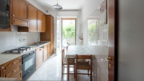Private kitchen - FARE BnB Room Via Monte 14 (Reggio nell'Emilia)