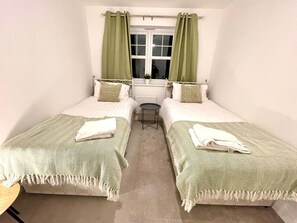 3 bedrooms, iron/ironing board, free WiFi