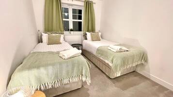 3 habitaciones, tabla de planchar con plancha y wifi gratis