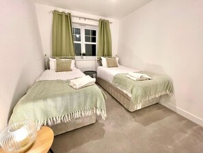 3 bedrooms, iron/ironing board, free WiFi