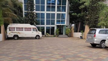 Fachada de la propiedad