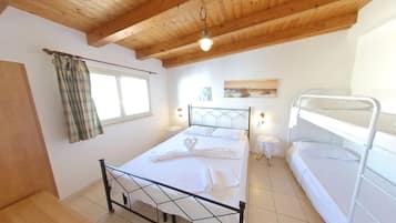 Apartment with bedroom and kitchen with sea view n5 | Bügeleisen/Bügelbrett, kostenloses WLAN