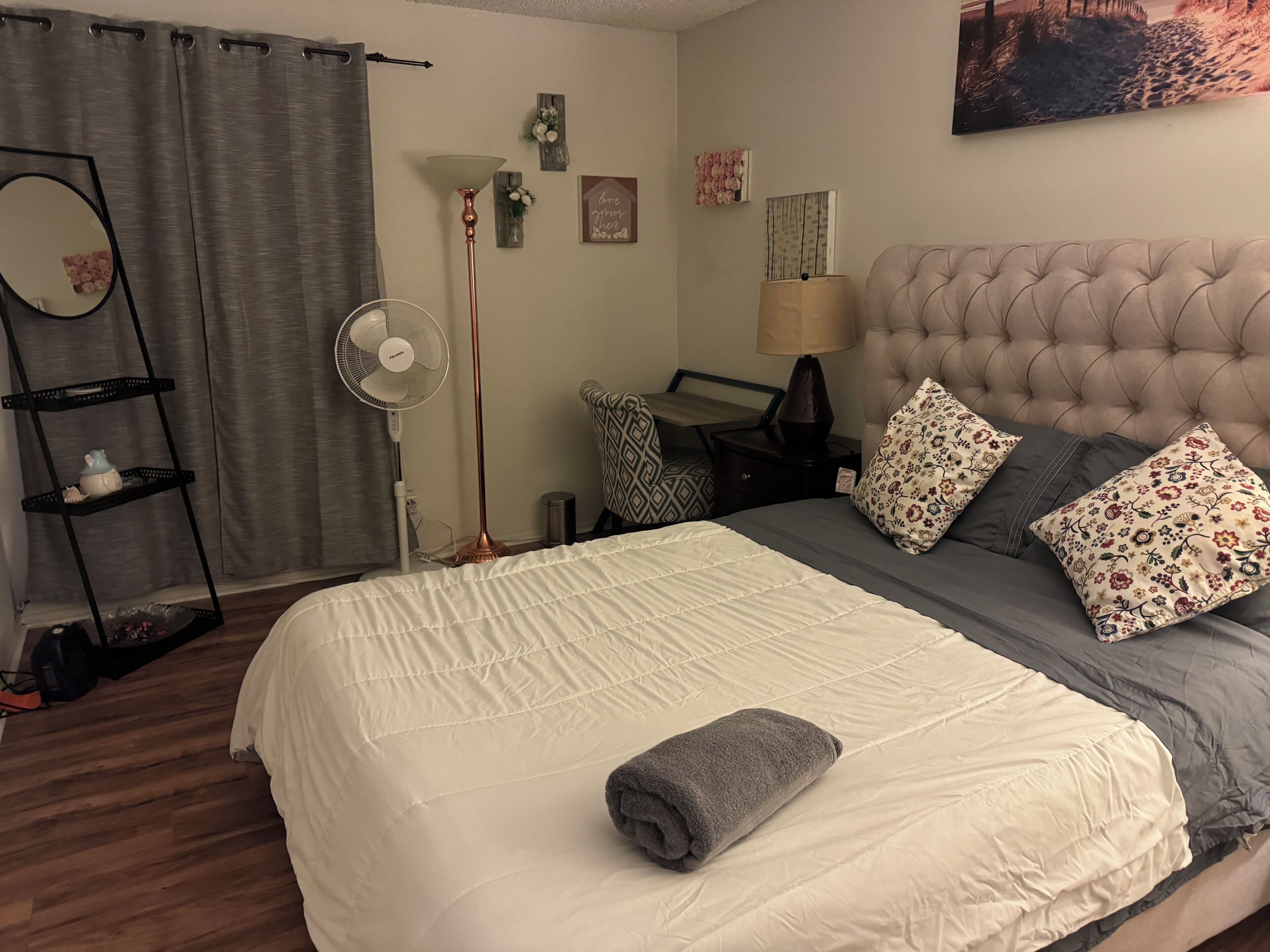 Iron/ironing board, WiFi, bed sheets