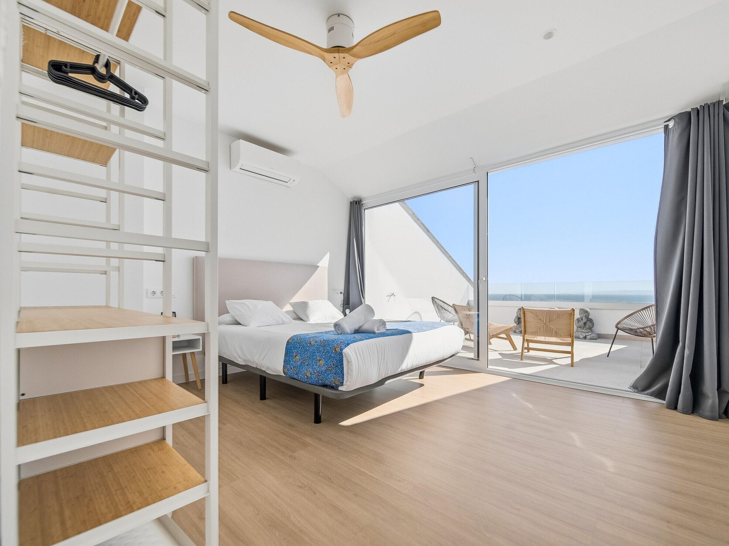 4 bedrooms, WiFi (free)