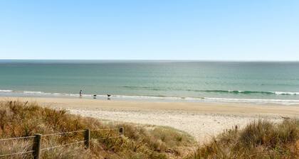 Coastal Retreat - Poolside Mt Maunganui