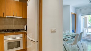 Coffee/tea maker, fridge, microwave, oven - Duplex in S'agaró with 2 bedrooms and balcony, parking included (S'Agaró)