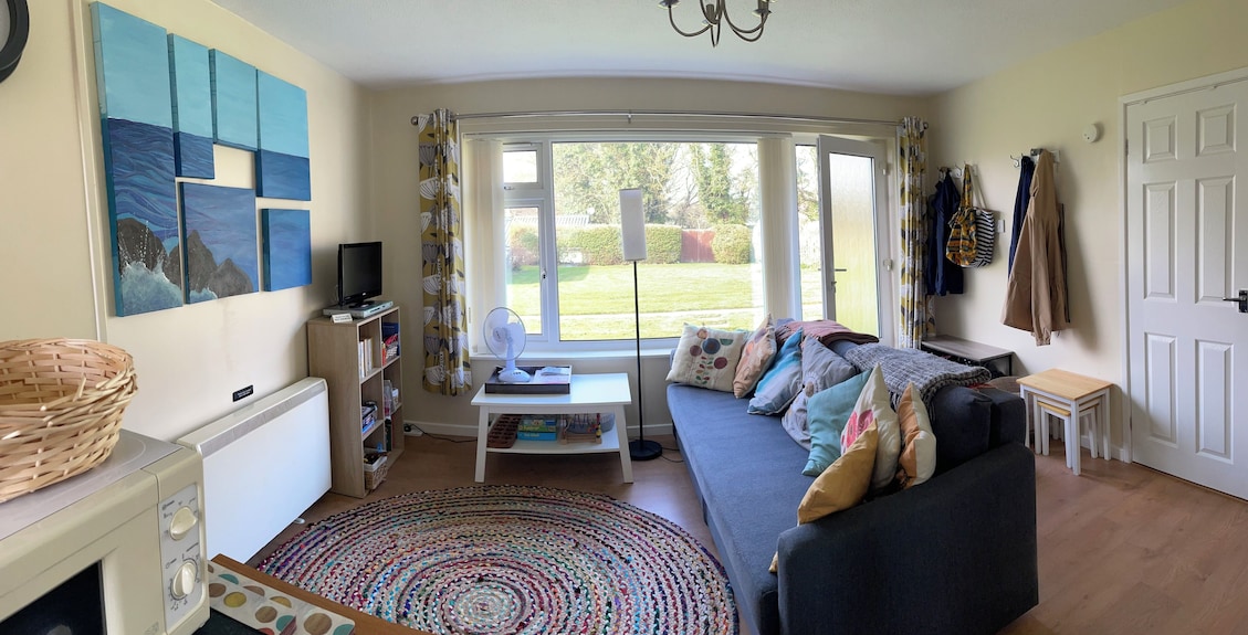 2 Bedroom Chalet 5 Minutes Walk To Shops, Pubs And A Large Dog-friendly Beach, - Mundesley