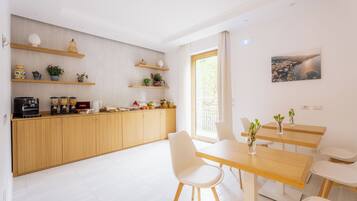 Tägliches inbegriffenes Frühstücksbuffet