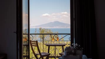 Minibar, in-room safe, desk, blackout curtains