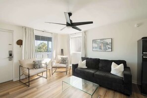 تلفزيون، مكتب