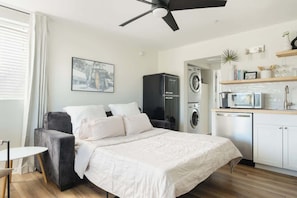 1 chambre, fer et planche à repasser, Wi-Fi, literie fournie