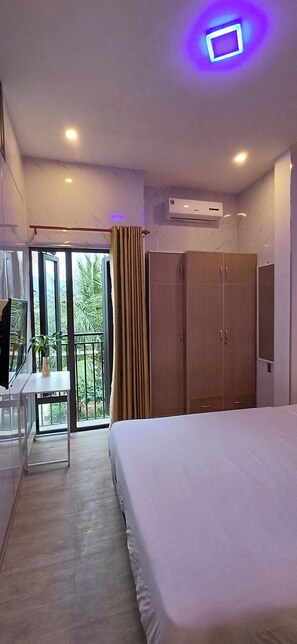 1 bedroom, iron/ironing board, WiFi, bed sheets - Cozy 1-bedroom apartment with Speedy WiFi, AC in charming Son Tra (son tra)