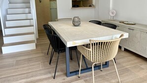Dining - Seaside Apartment in Platja d'Aro, direct beach access (Platja d'Aro)