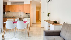 Living area - Central apartment in S'agaró with balcony and parking (S'Agaró)