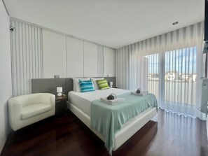 Casa, 4 quartos, piscina particular, vista para a piscina | 4 quartos