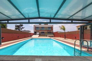 Casa, 4 dormitoris, piscina privada, vistes a la piscina | Piscina | Piscina coberta