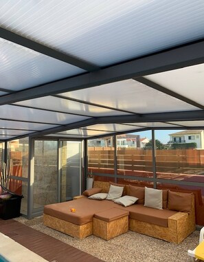 Casa, 4 dormitoris, piscina privada, vistes a la piscina | Terrassa o pati