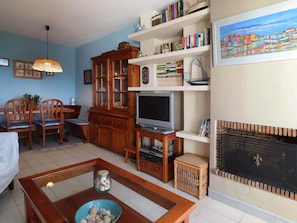 TV, lareira