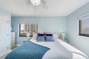 2 bedrooms, iron/ironing board, Internet, bed sheets - Beachfront 2B/2B Sandarac Vacation Condo 405B (Fort Myers Beach)