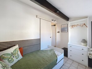 2 bedrooms