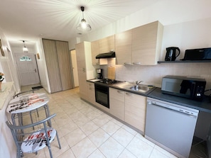 Fridge, microwave, oven, dishwasher