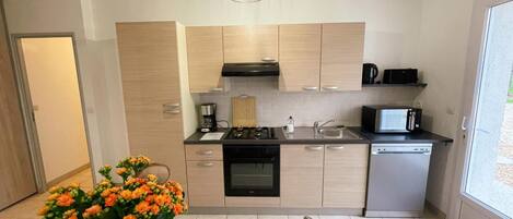 Fridge, microwave, oven, dishwasher
