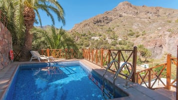 Cottage | Pool | Indoor pool, outdoor pool