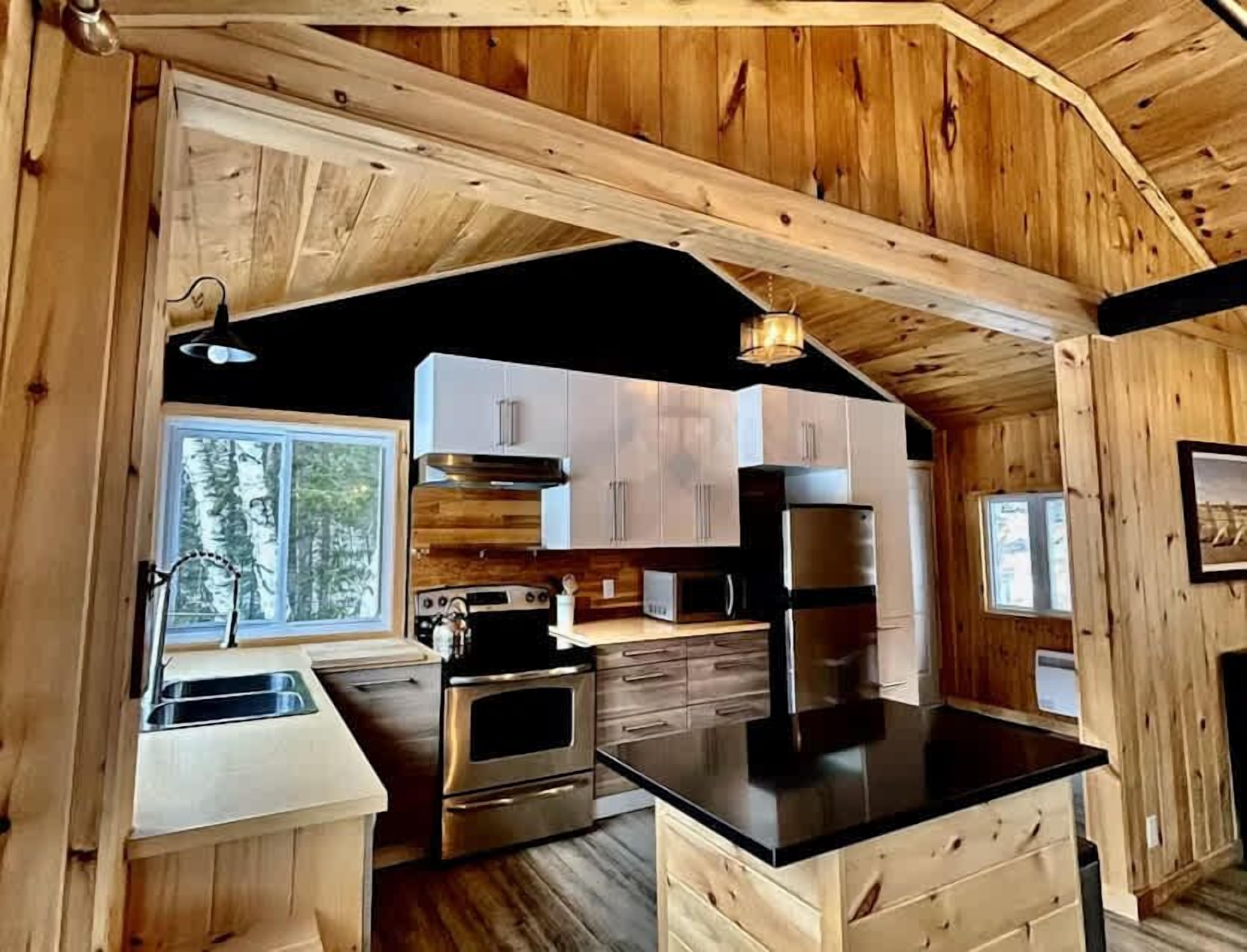 雪櫃、微波爐、焗爐、爐具