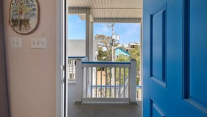 Interior - Tybee Condo | Ocean View Porch + Walk to Fun (Tybee Island)