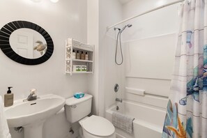 Shower, hair dryer, towels - Tybee Condo | Ocean View Porch + Walk to Fun (Tybee Island)