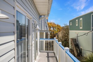 Property grounds - Tybee Condo | Ocean View Porch + Walk to Fun (Tybee Island)