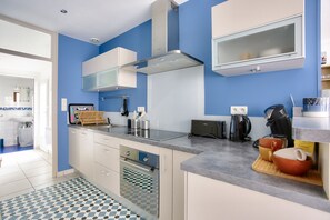 Fridge, microwave, oven, dishwasher