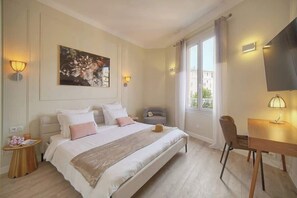 2 bedrooms, desk, iron/ironing board, travel cot