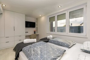 4 chambres, bureau, fer et planche à repasser, Wi-Fi
