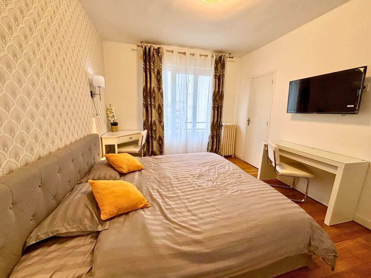 2 bedrooms, desk, iron/ironing board, free WiFi