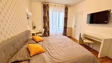 2 bedrooms, desk, iron/ironing board, free WiFi