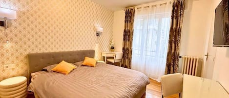 2 bedrooms, desk, iron/ironing board, free WiFi