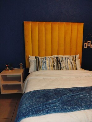4 habitaciones, tabla de planchar con plancha, wifi y ropa de cama 