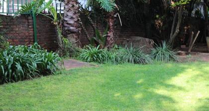 Peaceful lodge with free WiFi in Kempton Park, near airport, near airport
