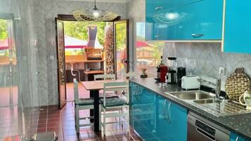 House, 4 Bedrooms, Accessible, Private Pool | Interior