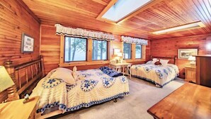 5 bedrooms, desk, travel cot, free WiFi - Pines of Three Lakes (Eagle River)