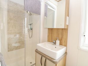 Shower - 75 Foxburrow Hang (Great Yarmouth)