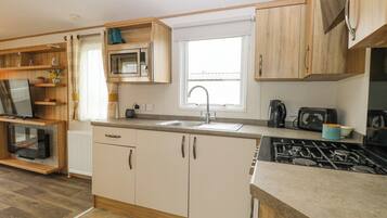 Cookware/dishes/utensils