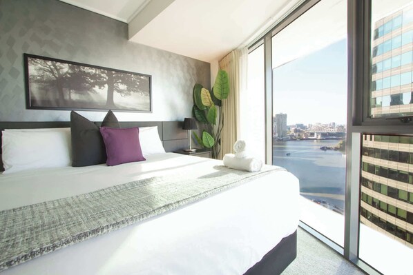 2 habitaciones, tabla de planchar con plancha, internet y ropa de cama 