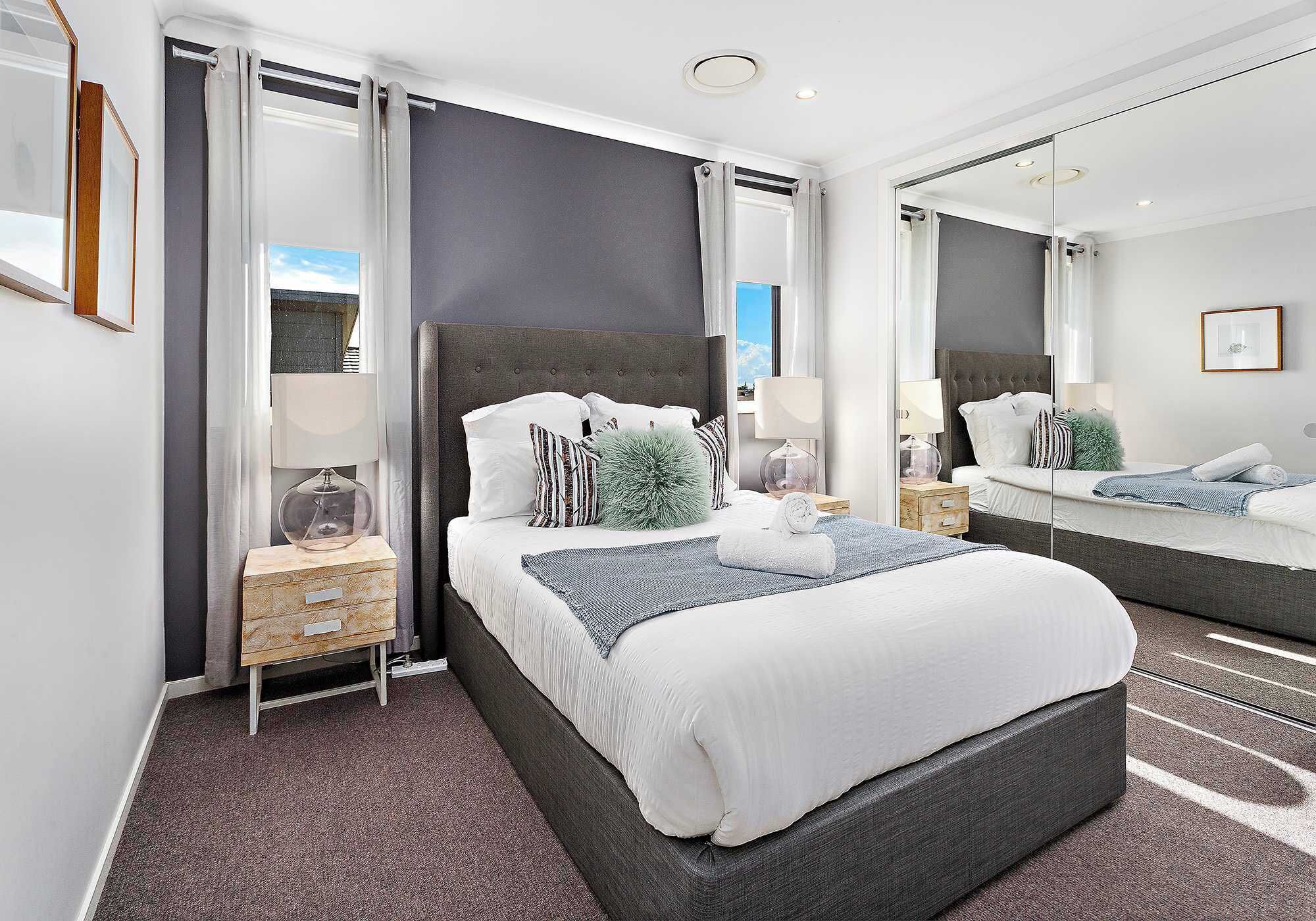 4 bedrooms, desk, iron/ironing board, WiFi