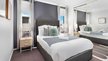 4 bedrooms, desk, iron/ironing board, WiFi