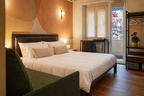 Triple Room, Private Bathroom, City View | Free minibar, in-room safe, desk, laptop workspace - Vatican Dolce Remy Guest House (Rome)