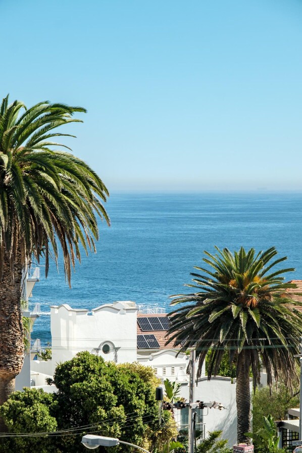 Apartment | 1 bedroom, Internet - Central Secure Modern Studio w Views Bantry Pad (Cape Town)