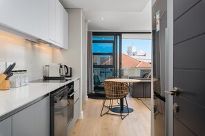 Apartment | 1 bedroom, Internet - Central Secure Modern Studio w Views Bantry Pad (Cape Town)