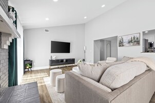 Family House, 3 Bedrooms, Non Smoking | Living room | 50-inch Smart TV with digital channels